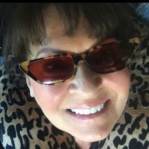 Meet your Posher, Denise